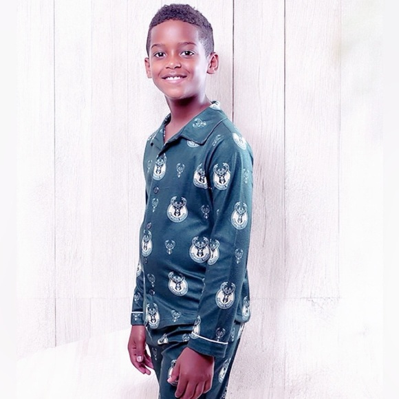 Boys Milwaukee Bucks Button Up Pajama Sleepwear Set Green Gold NBA BASKETBALL - Picture 3 of 16
